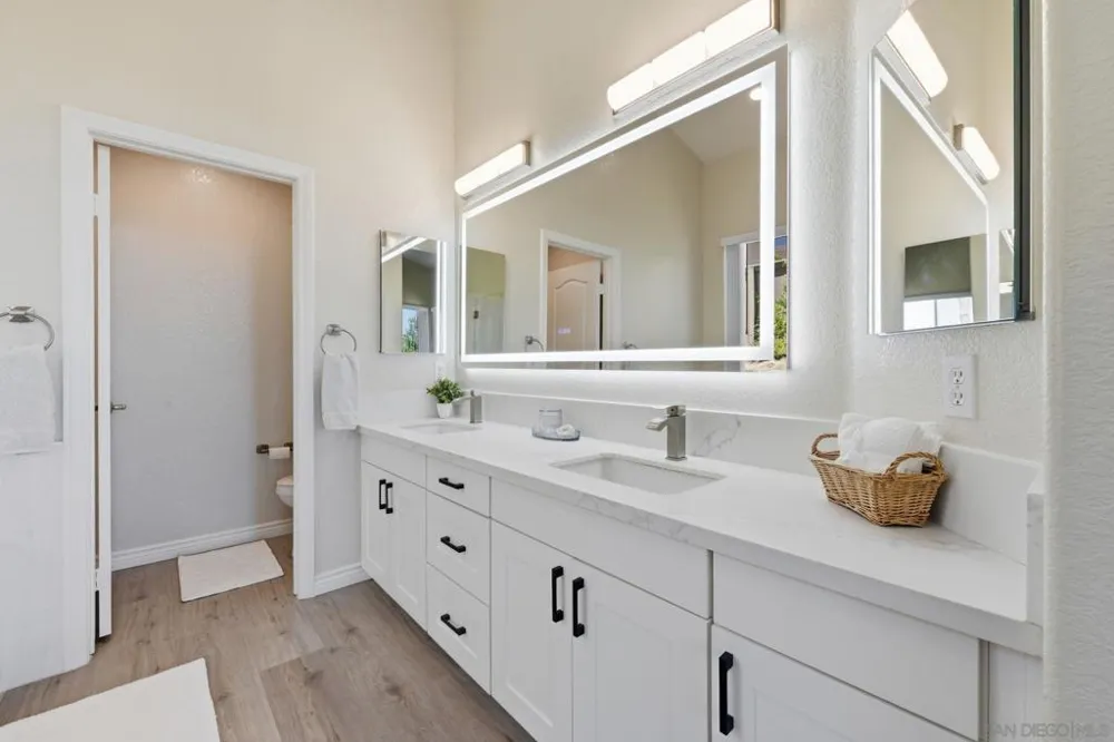 804 Calle Montera Escondido, CA 92025