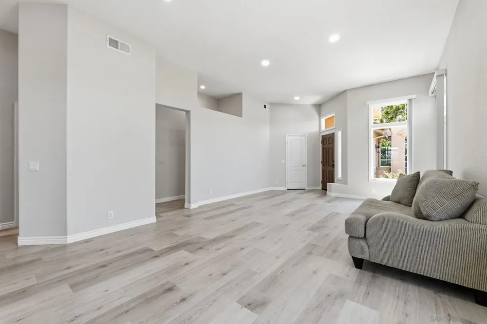 804 Calle Montera Escondido, CA 92025