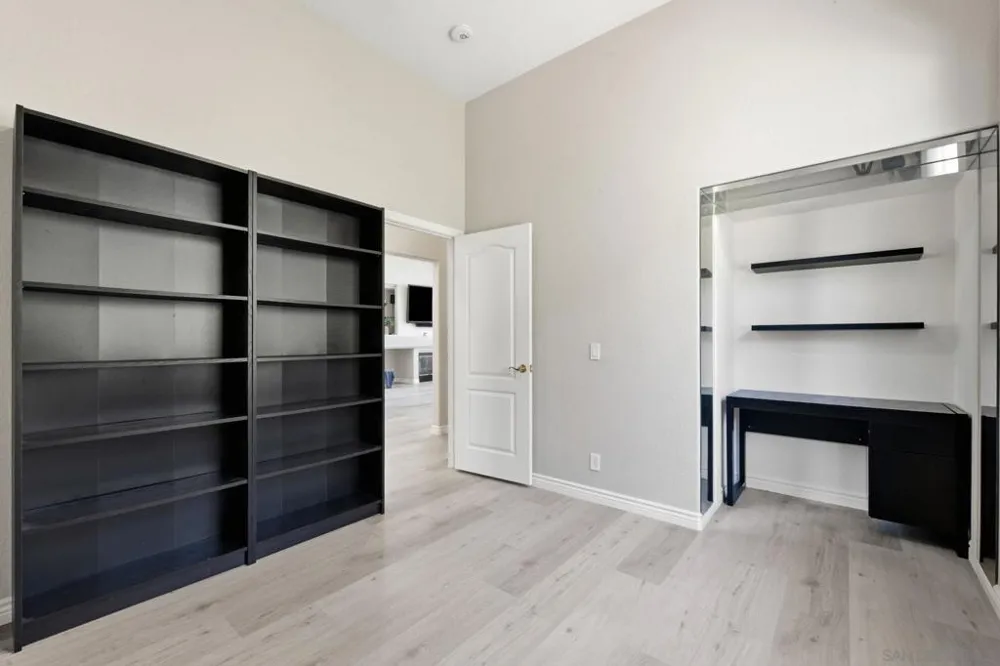 804 Calle Montera Escondido, CA 92025