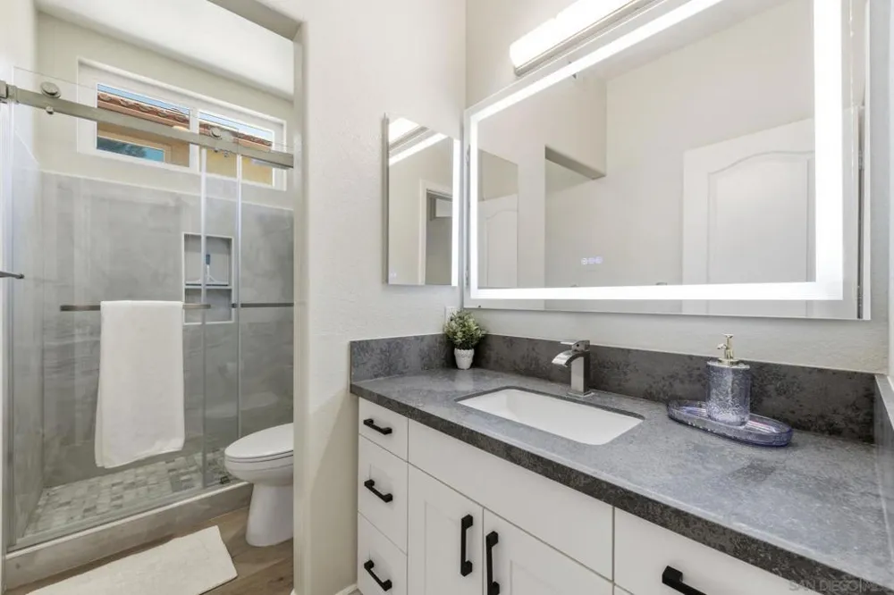 804 Calle Montera Escondido, CA 92025
