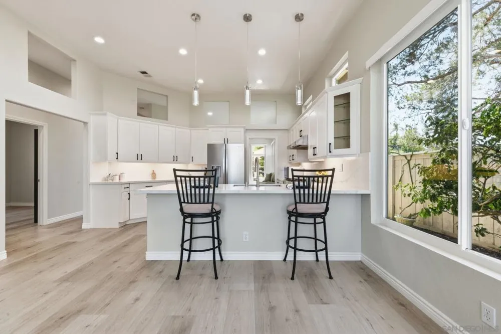 804 Calle Montera Escondido, CA 92025
