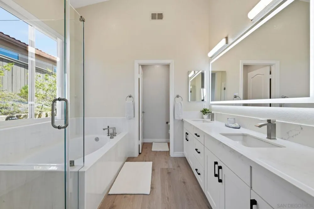 804 Calle Montera Escondido, CA 92025