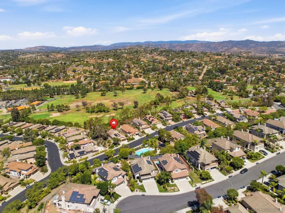 804 Calle Montera Escondido, CA 92025