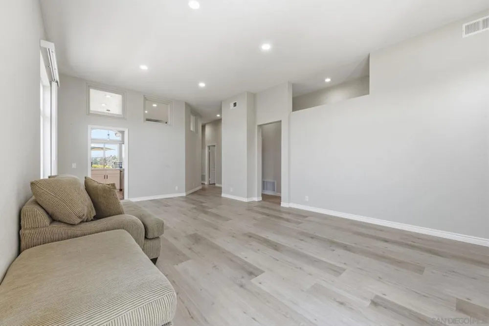 804 Calle Montera Escondido, CA 92025
