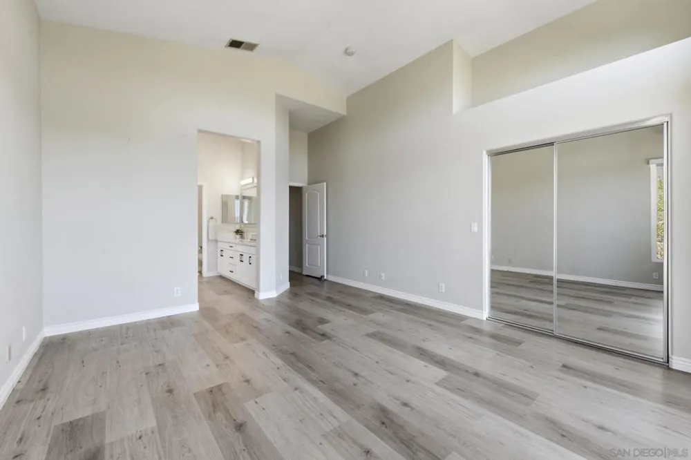 804 Calle Montera Escondido, CA 92025