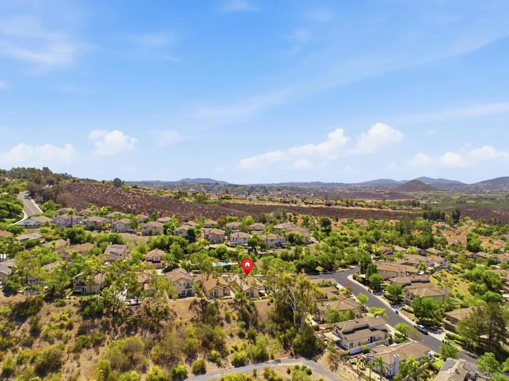 804 Calle Montera Escondido, CA 92025