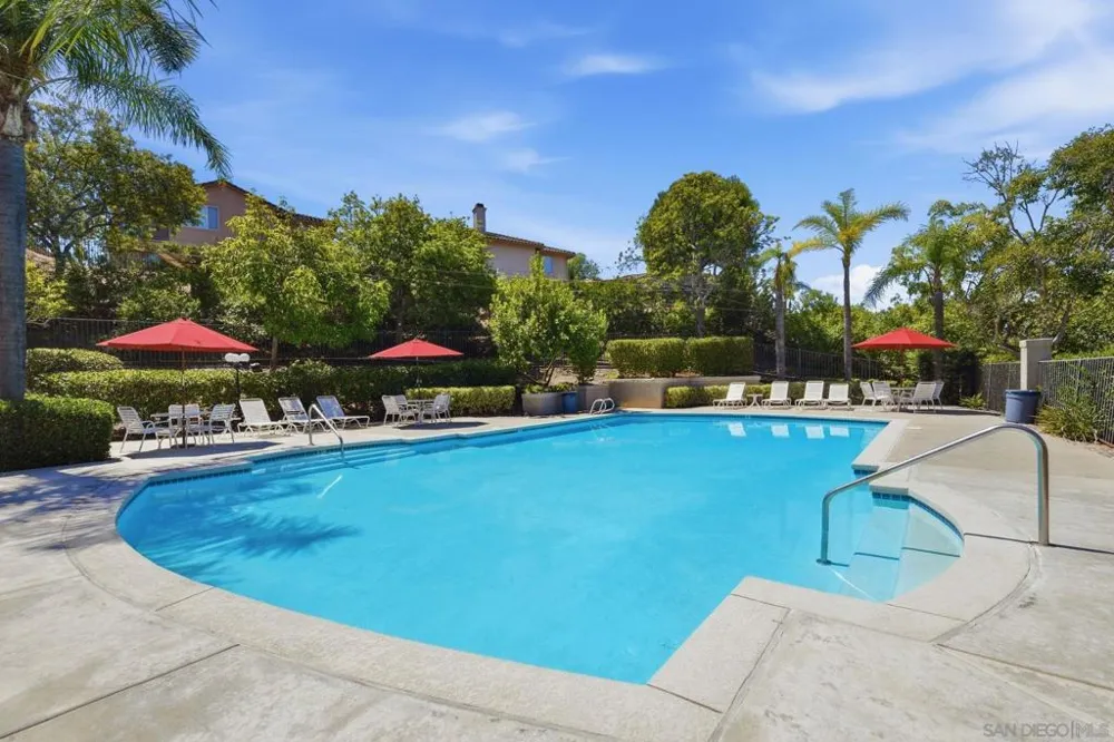 804 Calle Montera Escondido, CA 92025