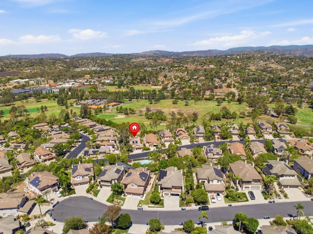 804 Calle Montera Escondido, CA 92025