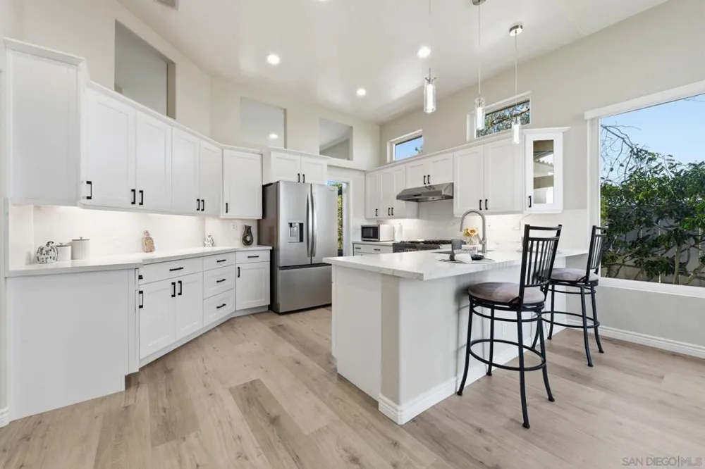 804 Calle Montera Escondido, CA 92025