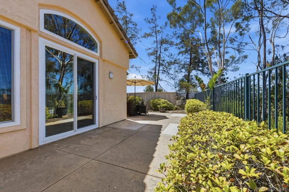 804 Calle Montera Escondido, CA 92025