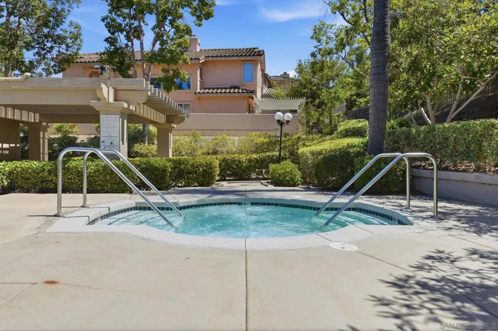 804 Calle Montera Escondido, CA 92025
