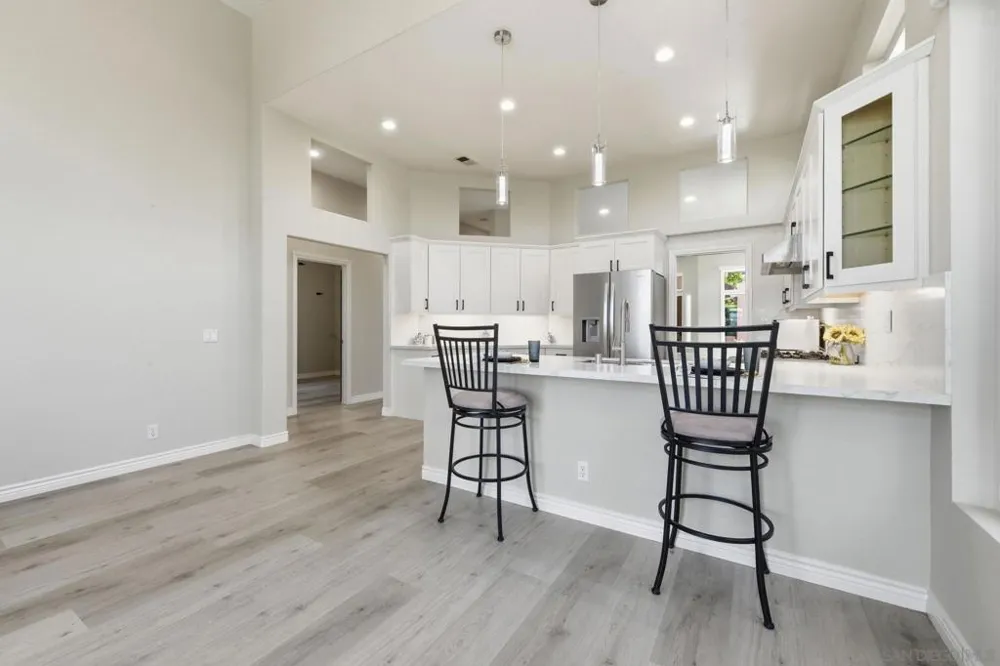 804 Calle Montera Escondido, CA 92025