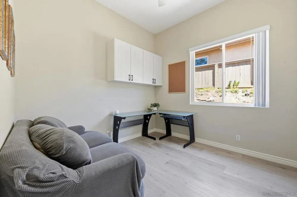 804 Calle Montera Escondido, CA 92025