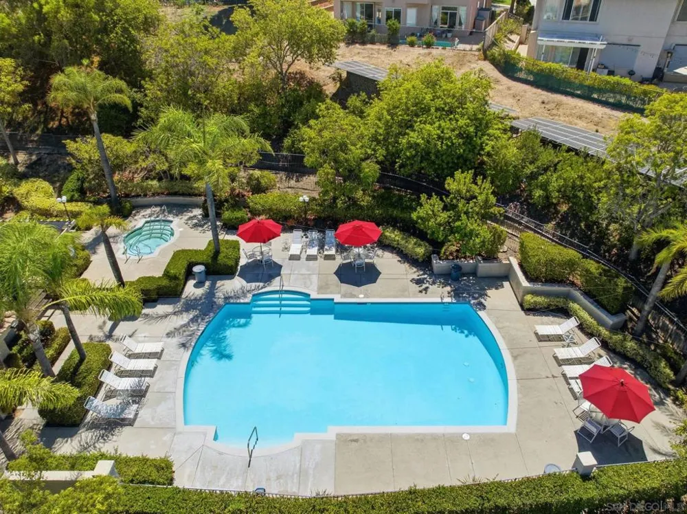 804 Calle Montera Escondido, CA 92025