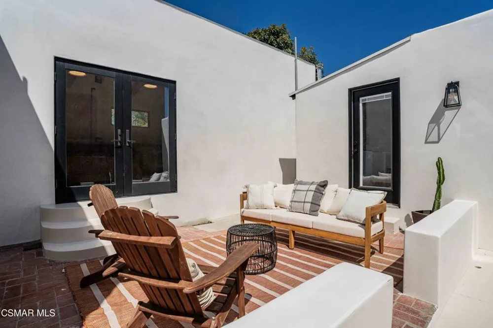 115 W Center Street Ventura, CA 93001
