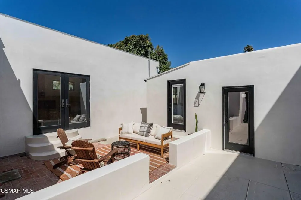 115 W Center Street Ventura, CA 93001