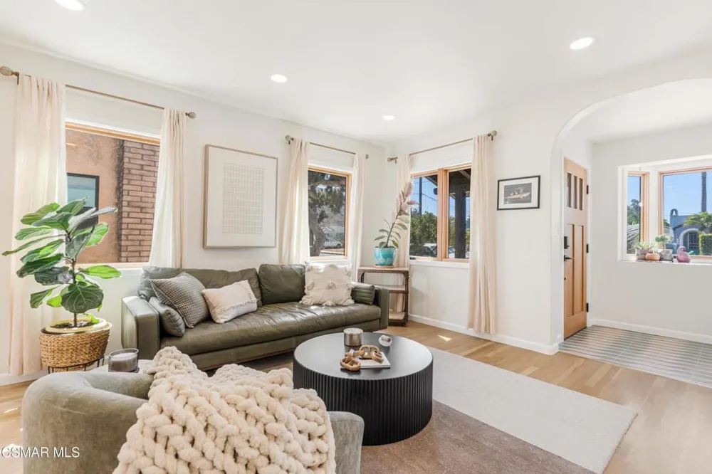 115 W Center Street Ventura, CA 93001