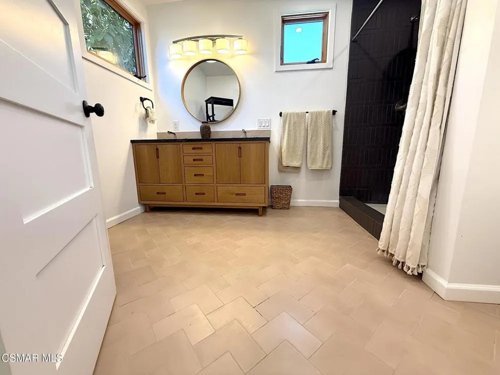 115 W Center Street Ventura, CA 93001