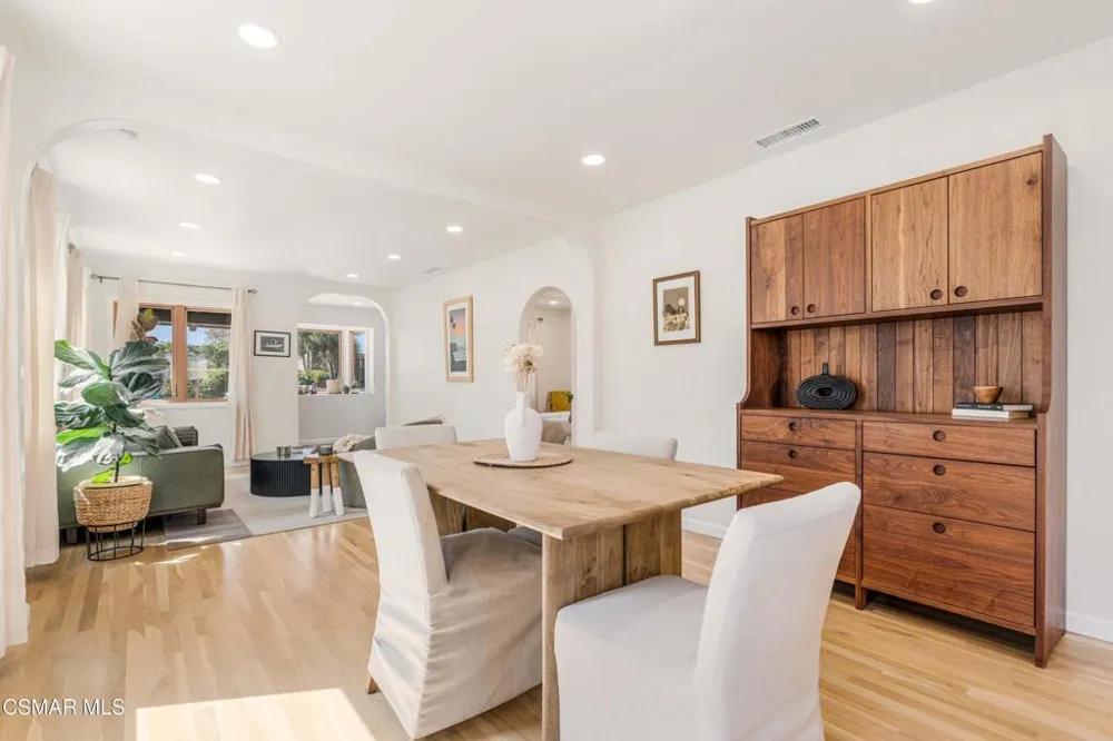 115 W Center Street Ventura, CA 93001