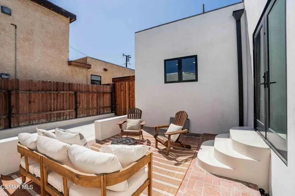 115 W Center Street Ventura, CA 93001