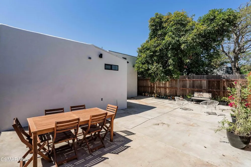 115 W Center Street Ventura, CA 93001