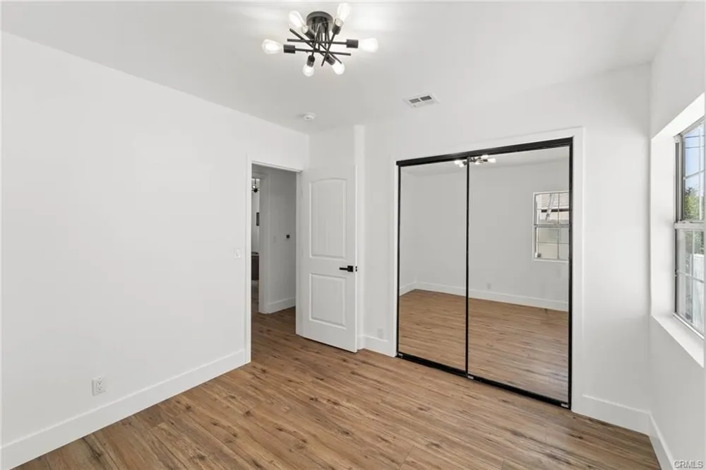 11445 Saticoy Street North Hollywood, CA 91605
