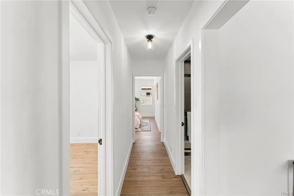 11445 Saticoy Street North Hollywood, CA 91605