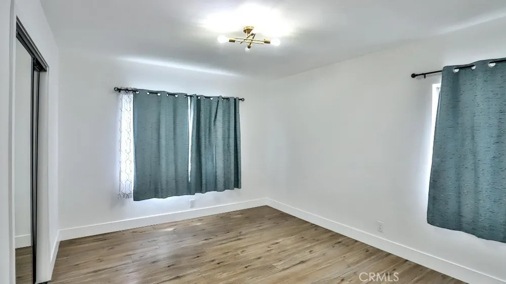11445 Saticoy Street North Hollywood, CA 91605