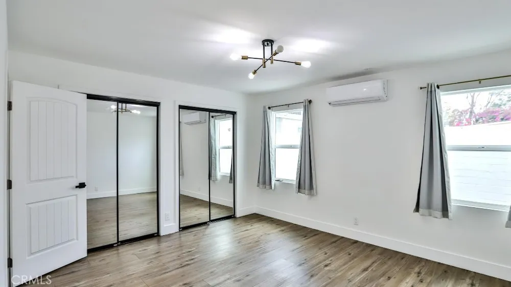 11445 Saticoy Street North Hollywood, CA 91605