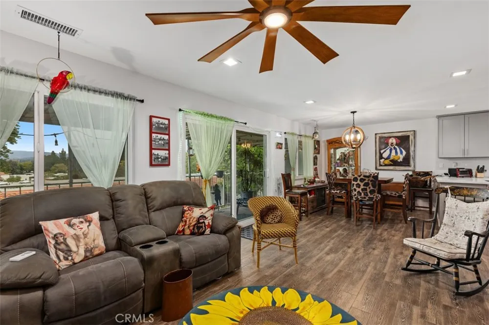 2269 Via Puerta Laguna Woods, CA 92637