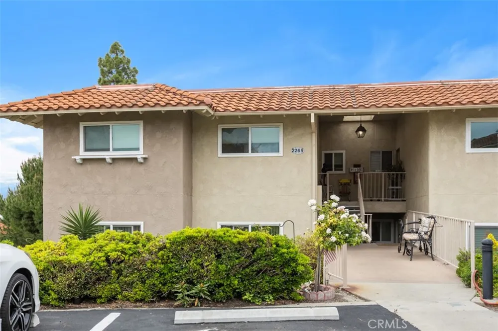 2269 Via Puerta Laguna Woods, CA 92637