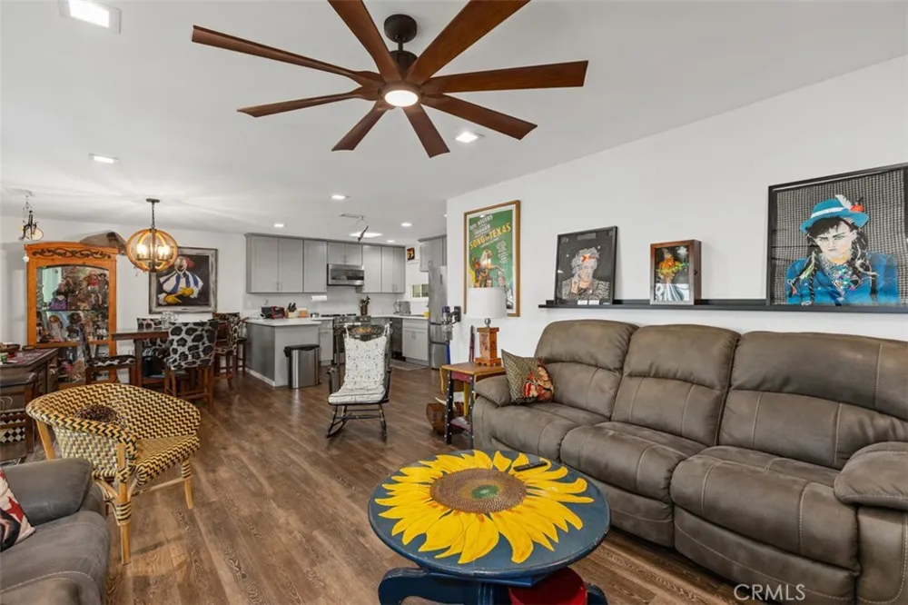 2269 Via Puerta Laguna Woods, CA 92637