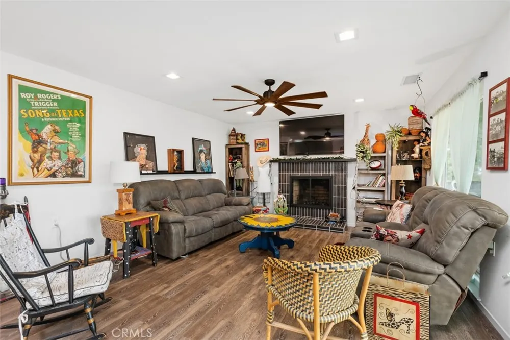 2269 Via Puerta Laguna Woods, CA 92637