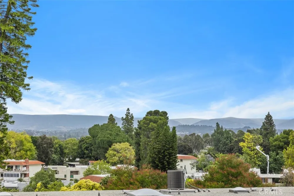 2269 Via Puerta Laguna Woods, CA 92637