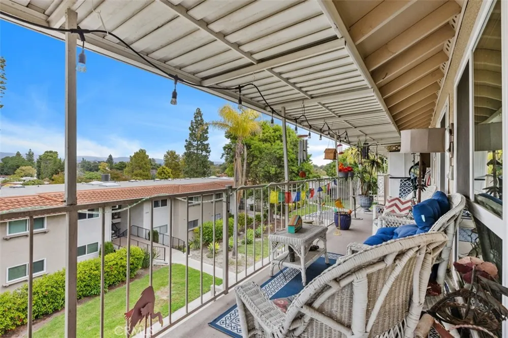 2269 Via Puerta Laguna Woods, CA 92637