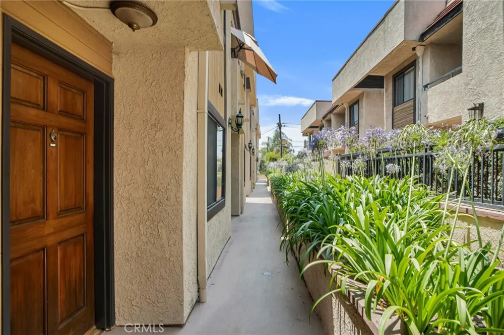 1207 Columbus Avenue Glendale, CA 91202