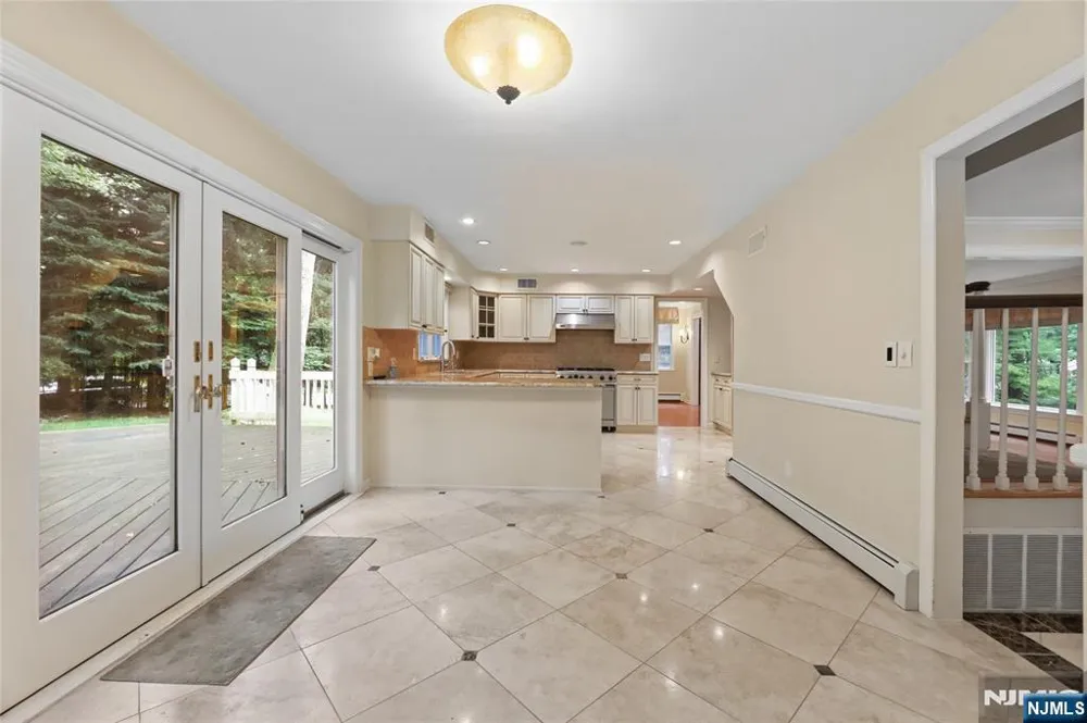 1 Frasco Lane Norwood, NJ 07648