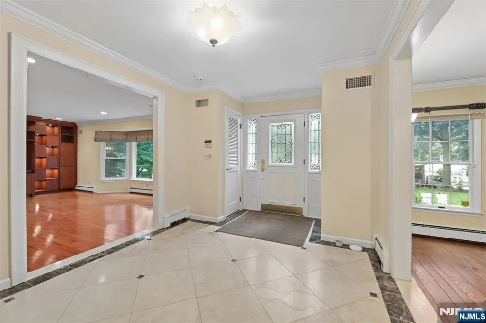 1 Frasco Lane Norwood, NJ 07648