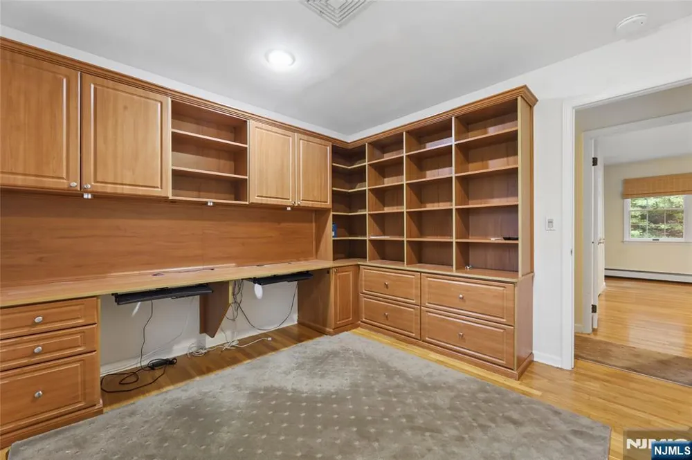 1 Frasco Lane Norwood, NJ 07648