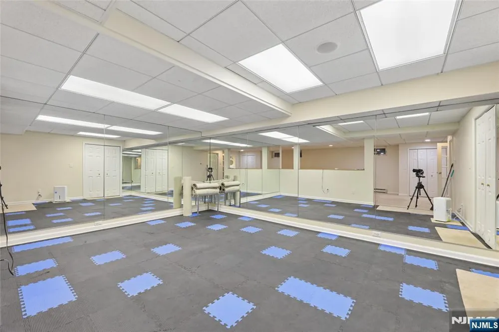 1 Frasco Lane Norwood, NJ 07648