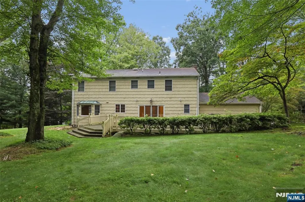 1 Frasco Lane Norwood, NJ 07648