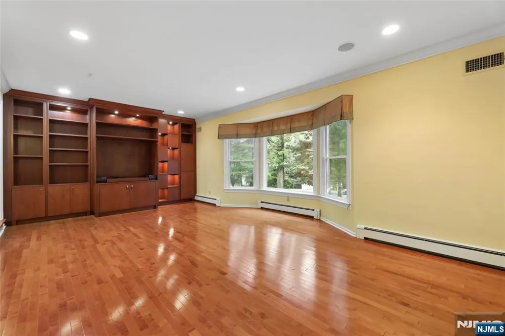1 Frasco Lane Norwood, NJ 07648
