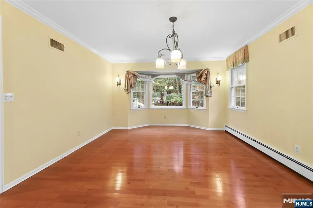 1 Frasco Lane Norwood, NJ 07648