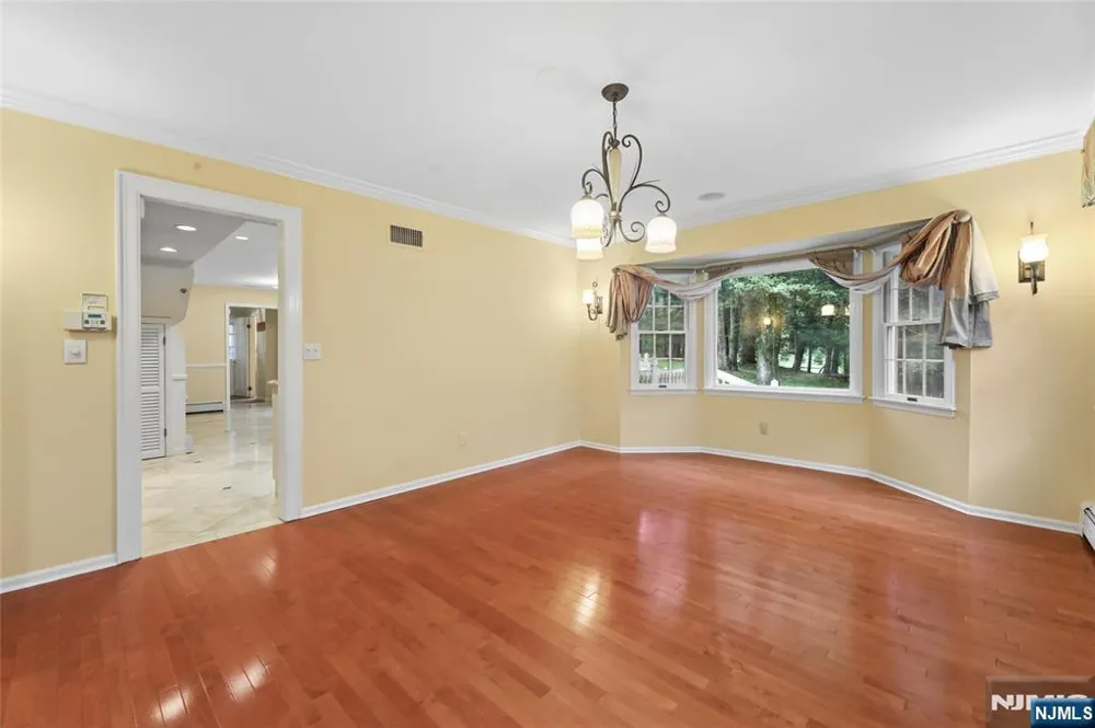 1 Frasco Lane Norwood, NJ 07648