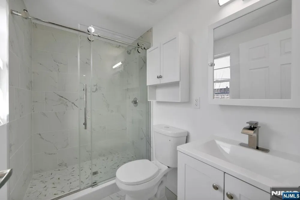 380 Grand Avenue Leonia, NJ 07605