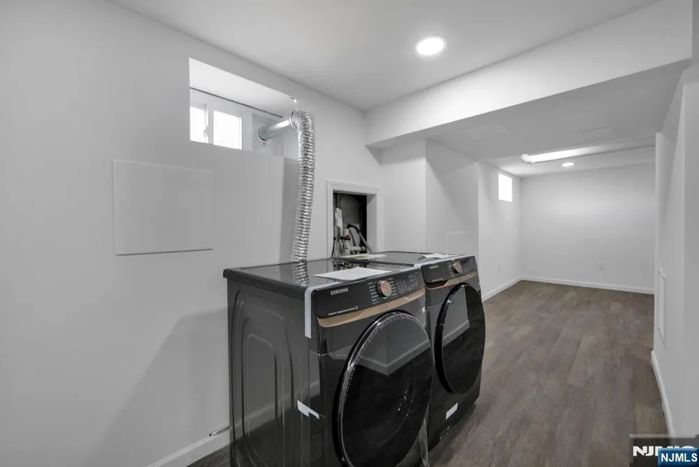 380 Grand Avenue Leonia, NJ 07605
