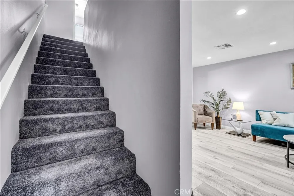 17061 Roscoe Boulevard #2 Northridge, CA 91325