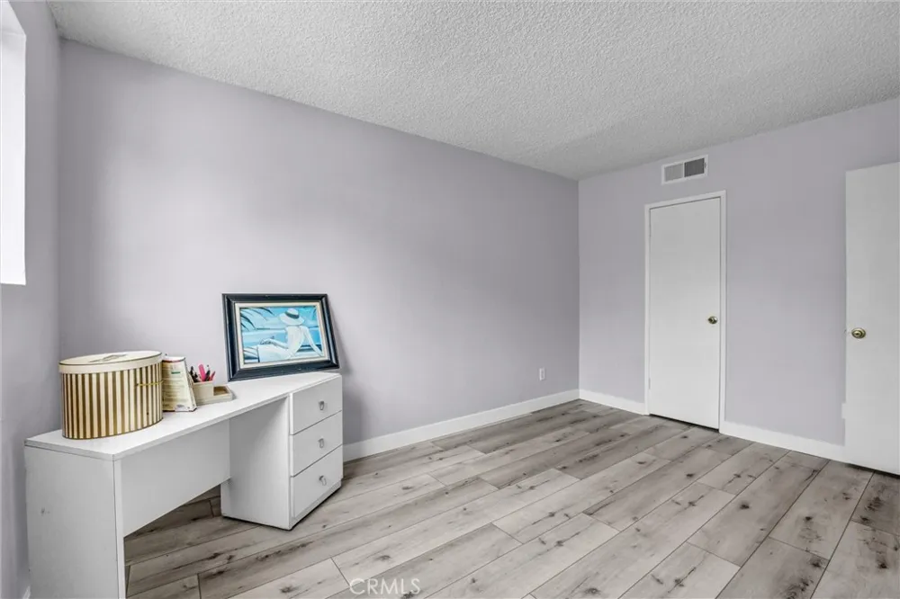 17061 Roscoe Boulevard #2 Northridge, CA 91325