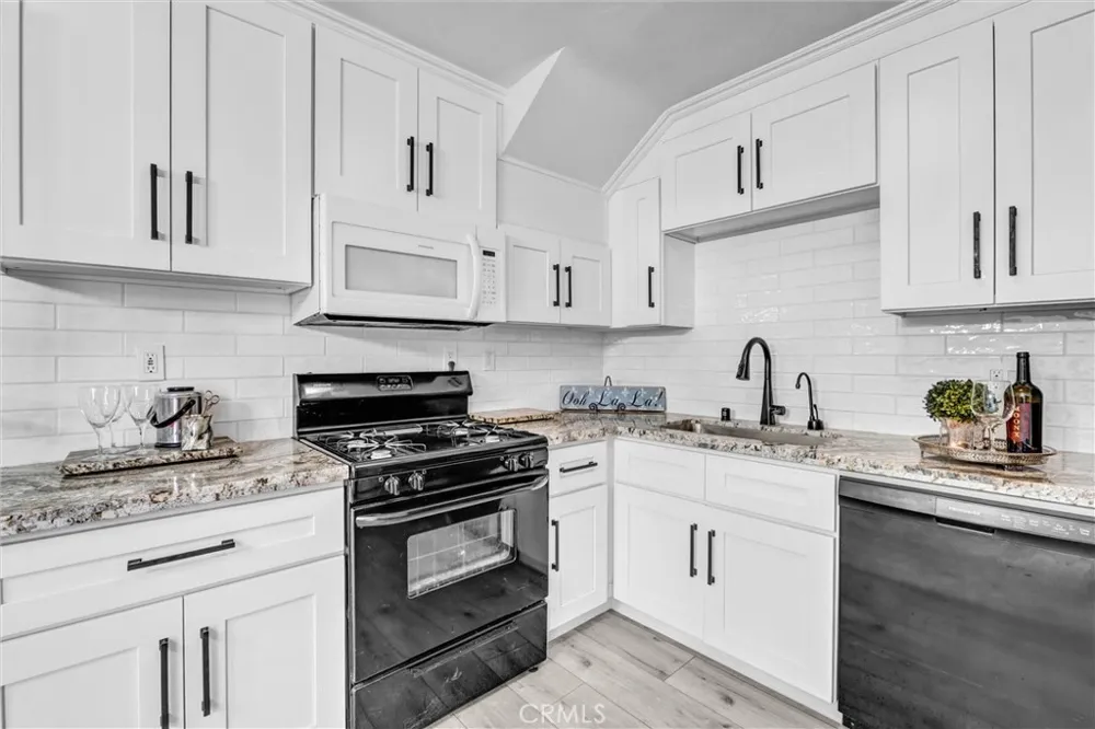 17061 Roscoe Boulevard #2 Northridge, CA 91325