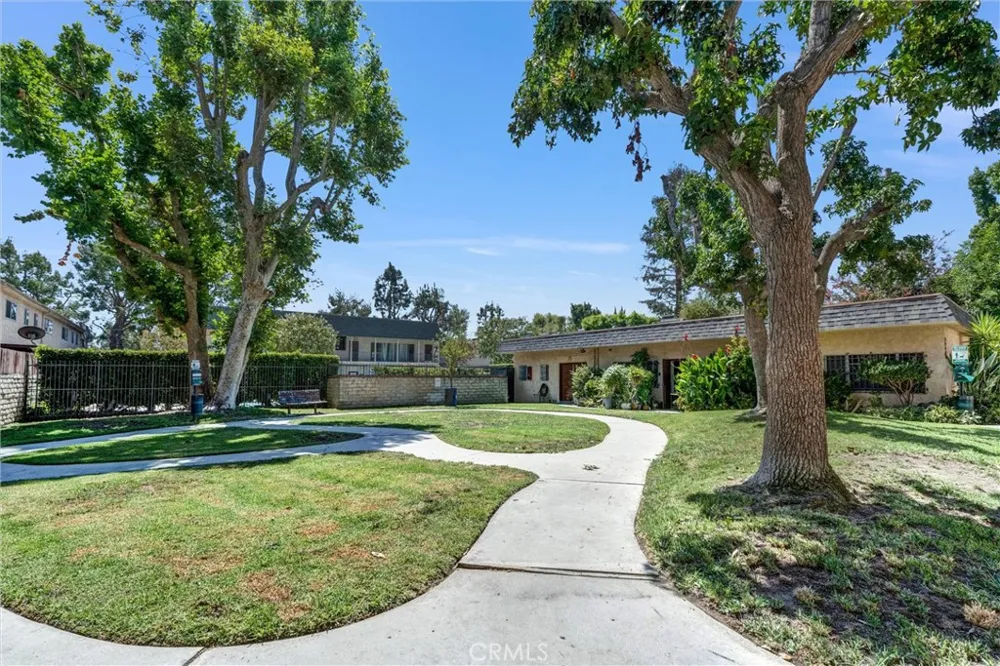 17061 Roscoe Boulevard #2 Northridge, CA 91325